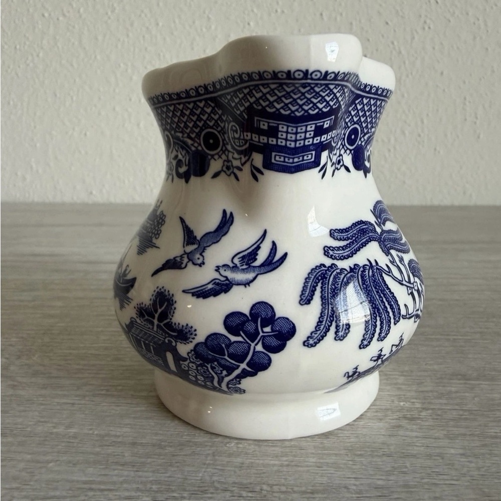 Vintage Churchill Blue Willow Creamer And Sugar Mint Condition Made In England - Picture 3 of 13
